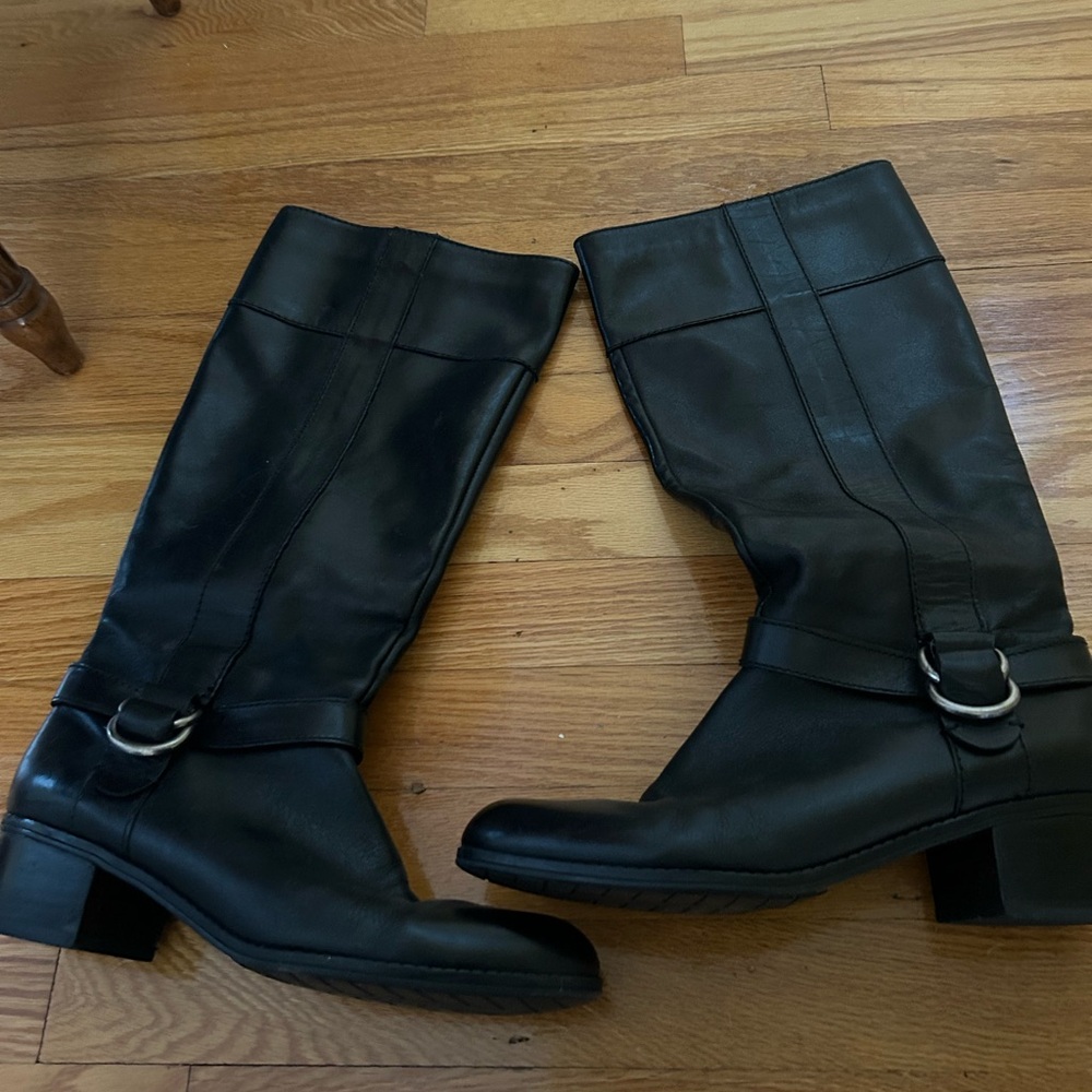 Black Tall Leather Boots